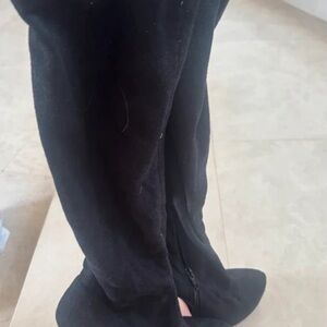 Chic Black Over-the-Knee Boots